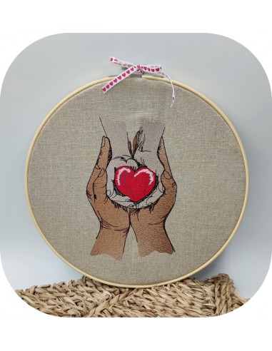 Heart Shape Embroidery Hoop Art  Art de cerceau de broderie, Broderie à la  main, Modele de broderie