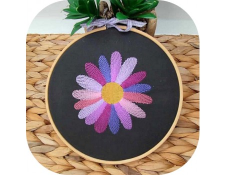 Motif de broderie machine marguerite couleurs