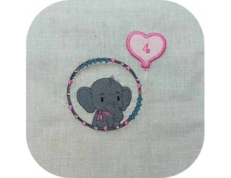 machine embroidery design elephant girl with his customizable applied heart balloon