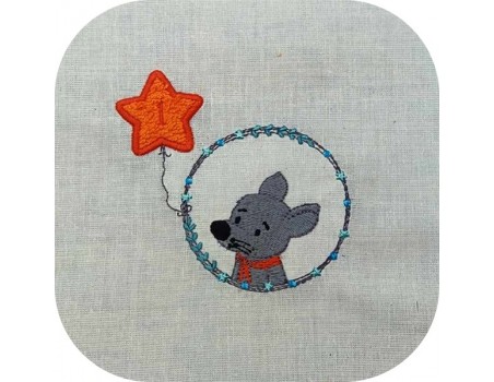 Motif de broderie machine loup garçon avec son ballon étoile en appliqué