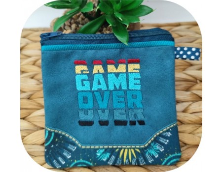 Motif de broderie machine game over