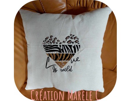 Motif de broderie machine coeur love is wild