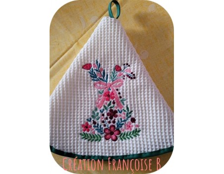 Motif de broderie machine  lapin cloche fleuri