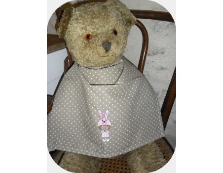 Motif de broderie machine petite fille déguisée en lapin